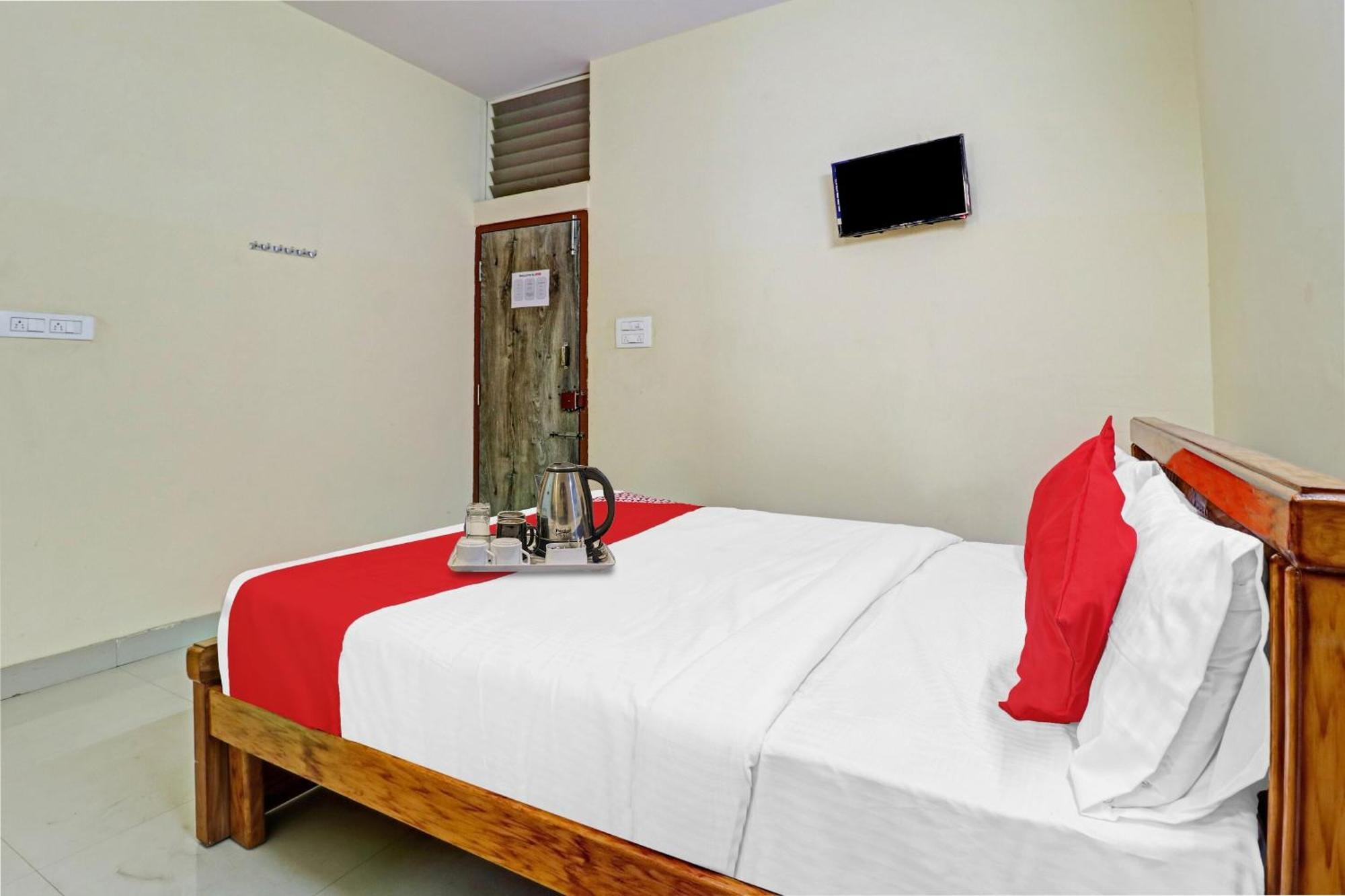 Hotel O Lakshmi Sri Deluxe Boarding & Lodgeing Kumbalgod Exteriér fotografie